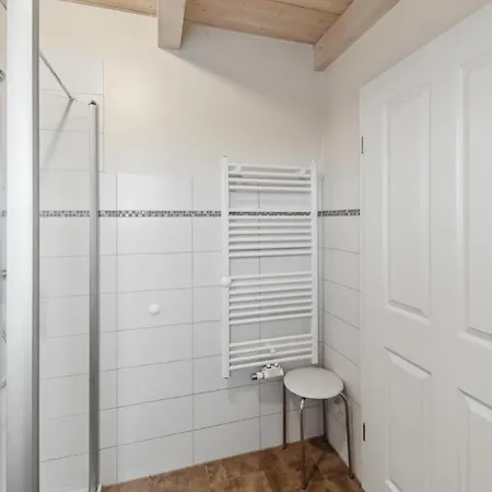 1 Bedroom Lovely In *