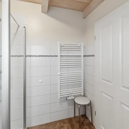 1 Bedroom Lovely In *