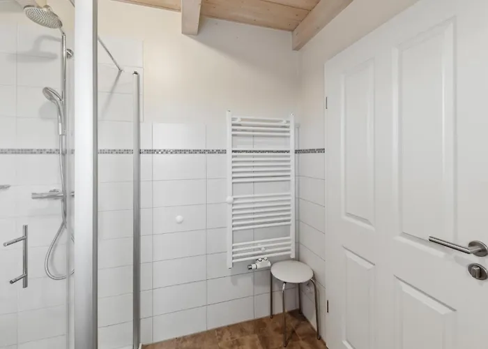 1 Bedroom Lovely In *